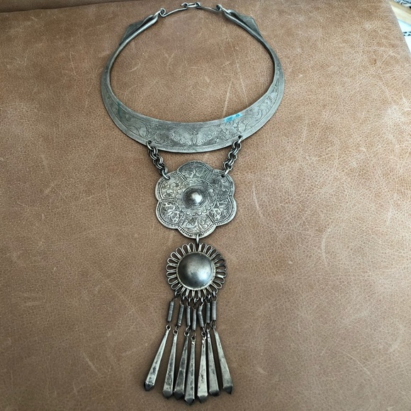 Vintage Jewelry - Antique boho vintage collar flower necklace